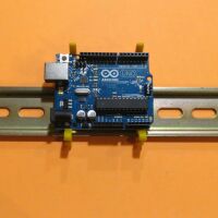 Arduino UNO DIN rail clips foto 01