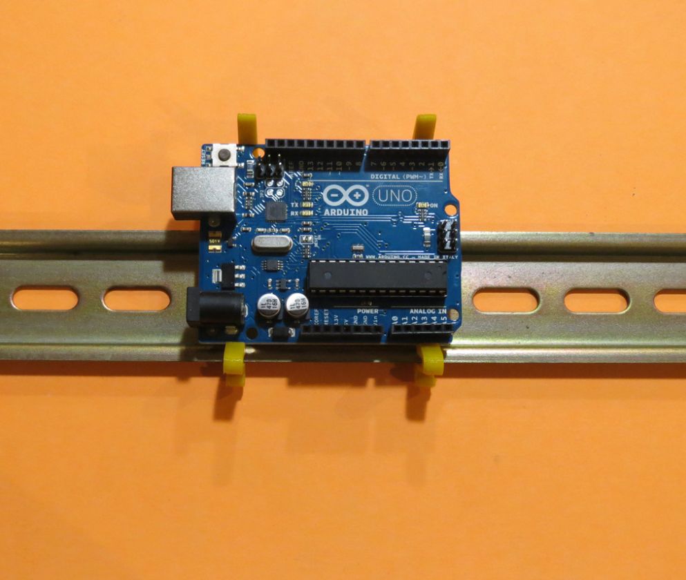 Arduino UNO DIN rail clips foto 01