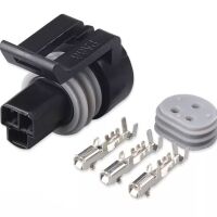 Automotive Delphi Packard Metri-Pack P2S connector 3-pin female