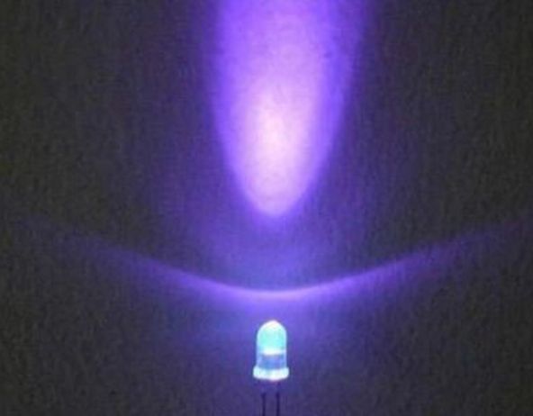 LED 3mm UV helder demo
