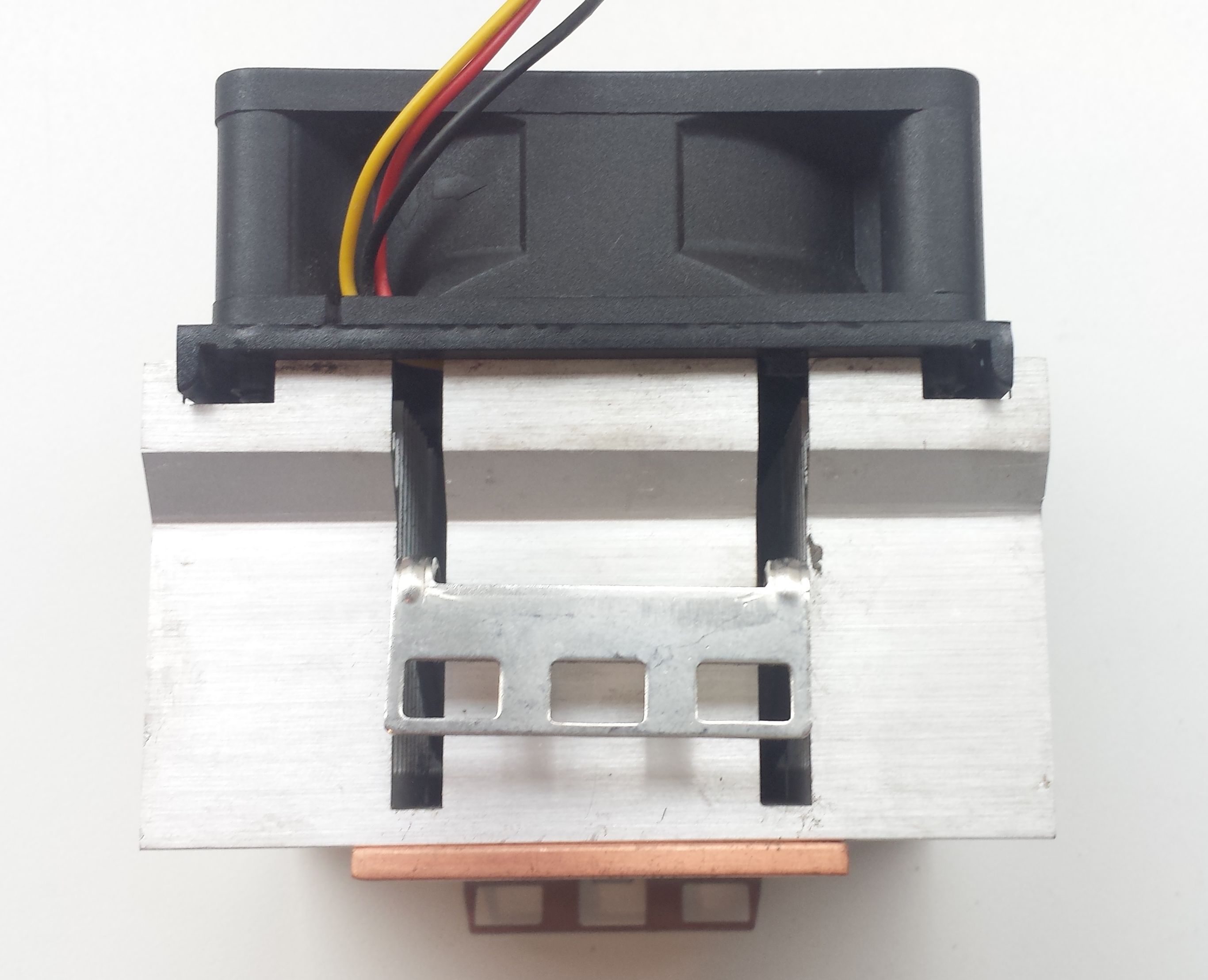 Coolermaster CM12V (CU PLATE) zijkant