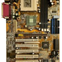Moederbord Socket 370 3xSD-RAM 1xAGP 1xPCI 1xAMR 1xISA ATX 20-pins / ASUS CUV4X, MET CPU HEATSINK, MET I/O SHIELD (2e kans)