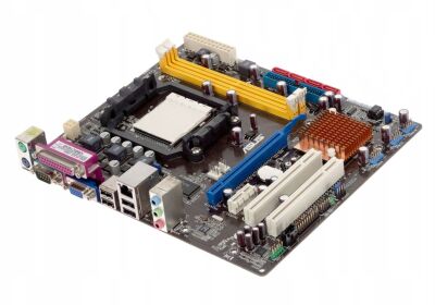 ASUS M2N68-AM PLUS 01