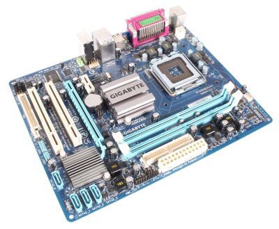 Gigabyte GA-G41M-ES2L 01