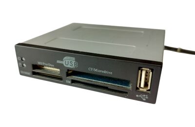 Multimedia card reader OEM zwart 01