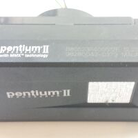 Intel Pentium 2 400 MHz SL2SH-01 voorkant schuin