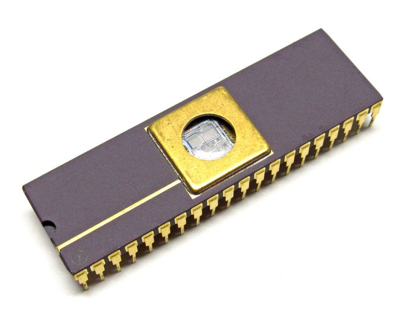 Intel MCS-51 onboard 4kB UV-EPROM C8751H-88