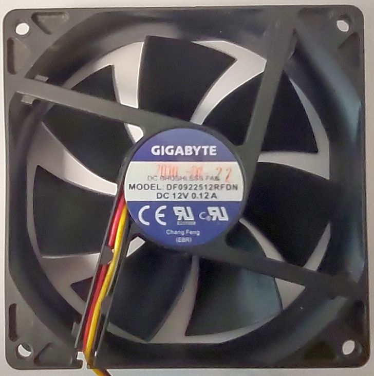 Ventilator 92x92x25 12VDC 3-Pins / Gigabyte DF0922512RFDN