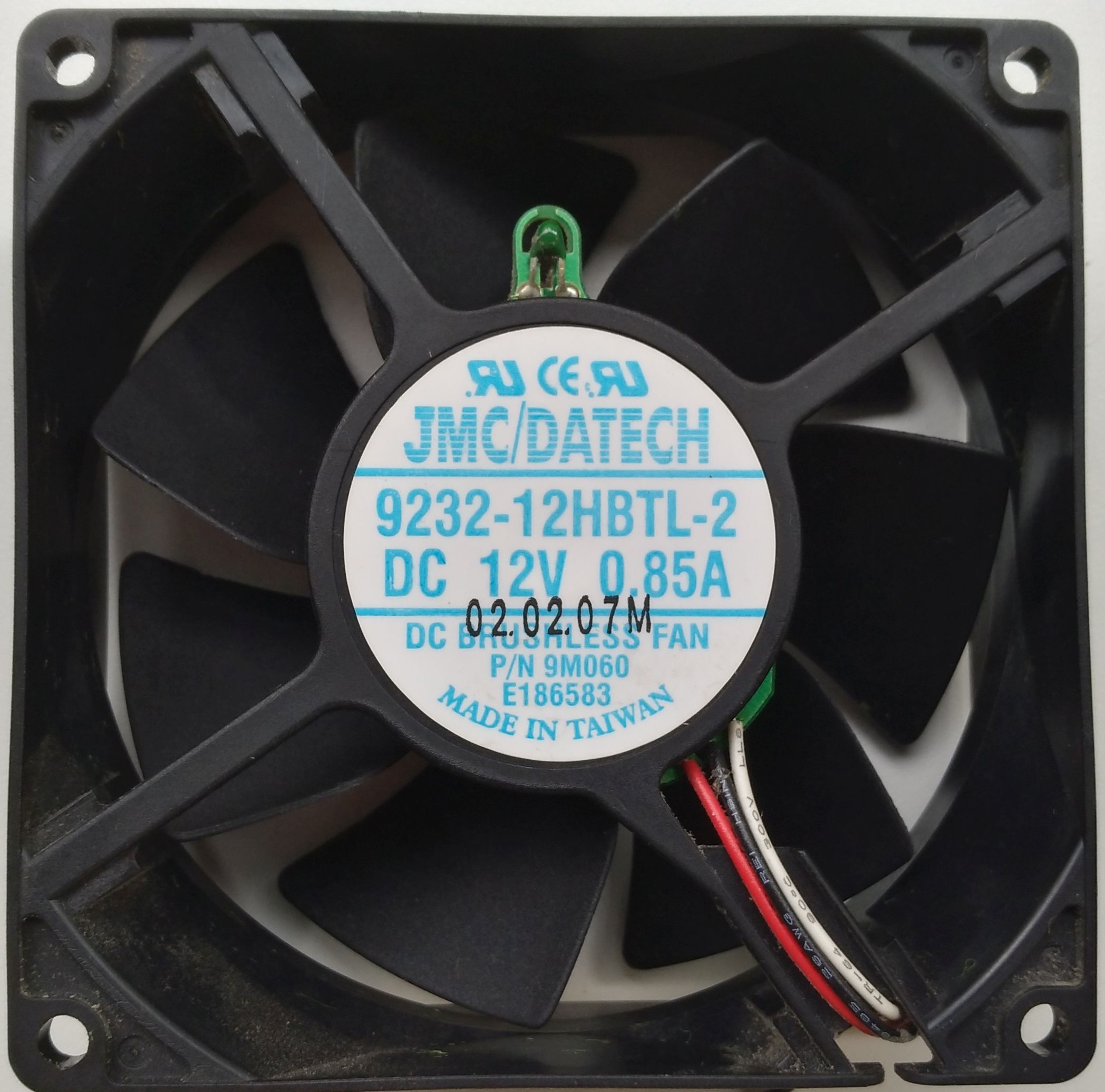 Ventilator 92x92x32 12VDC 3-pins / JMC Datech 9232-12HBTL-2 Ventilator 92x92x32 12VDC 3-pins / JMC Datech 9232-12HBTL-2