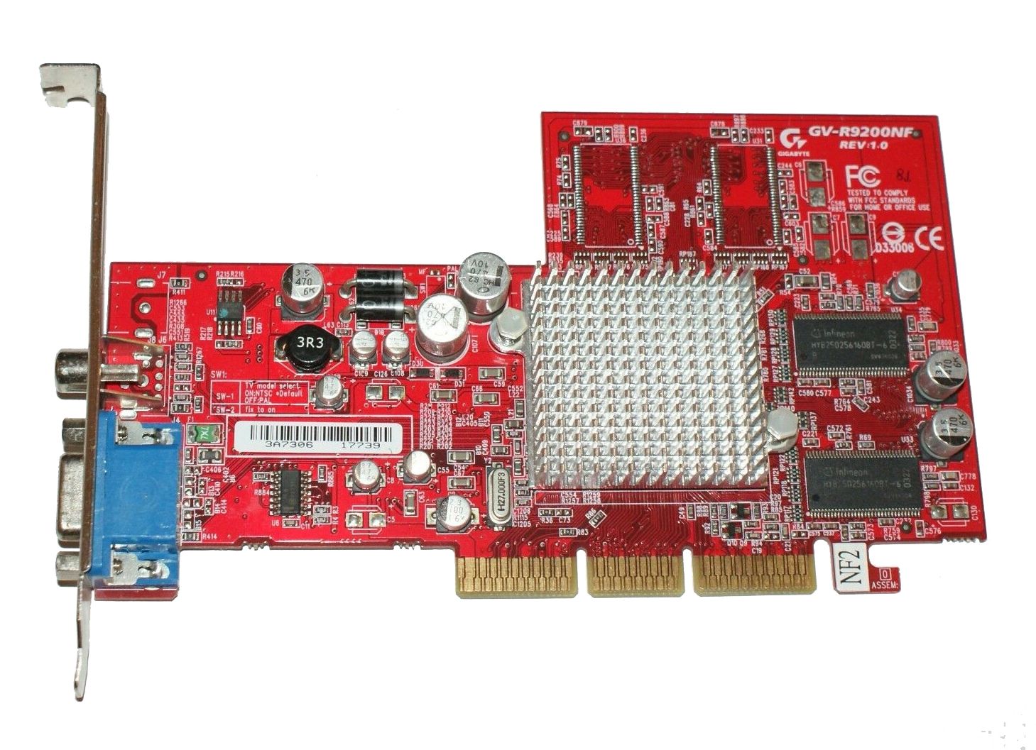 Grafische kaart ATI Radeon 9200LE 128MB DDR AGP 8x VGA COMPOSIET RV280 Gigabyte